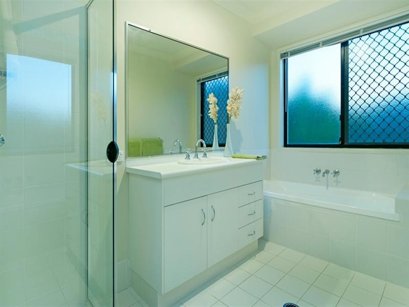 10 Rottnest Court, Elanora QLD 4221