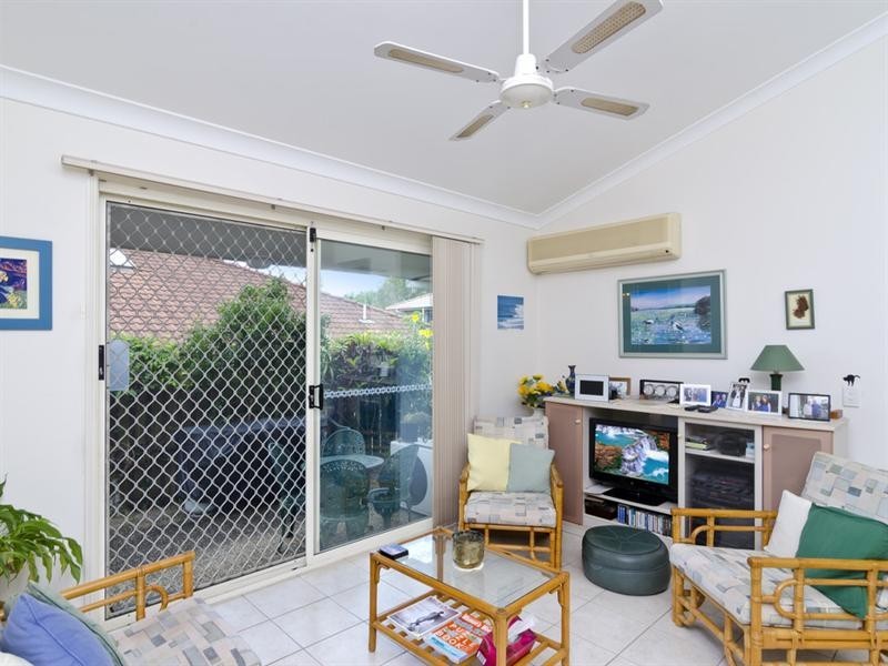 1/8 Janal Place, Currumbin Waters QLD 4223