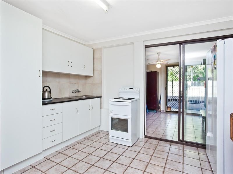 28 Spindle Street, Palm Beach QLD 4221