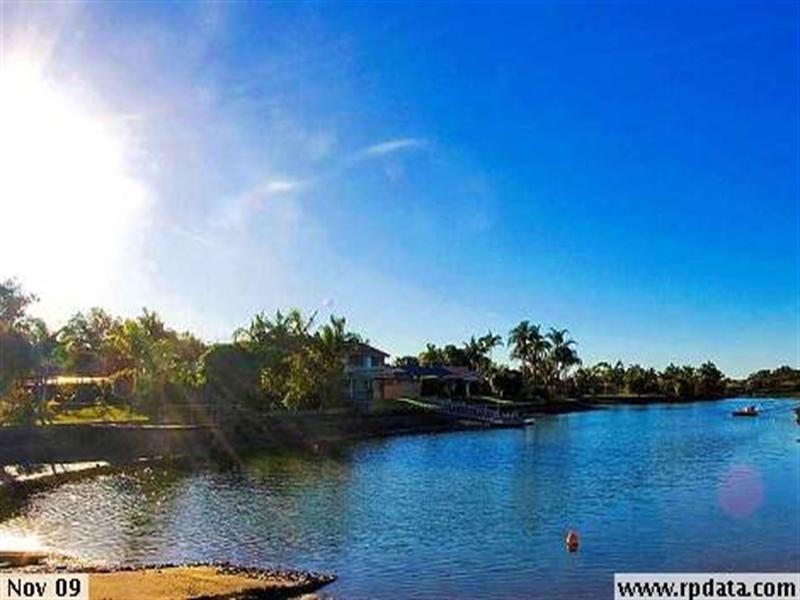 35 Mainsail Street, Currumbin Waters QLD 4223