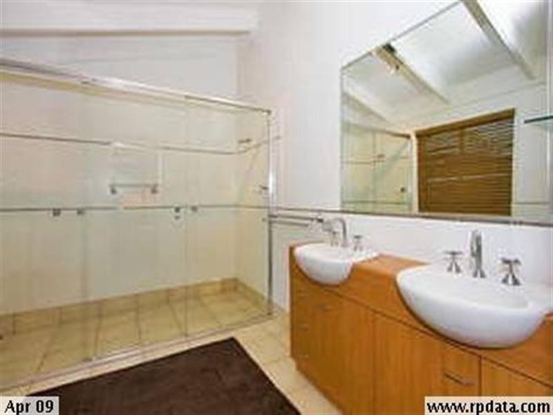 35 Mainsail Street, Currumbin Waters QLD 4223