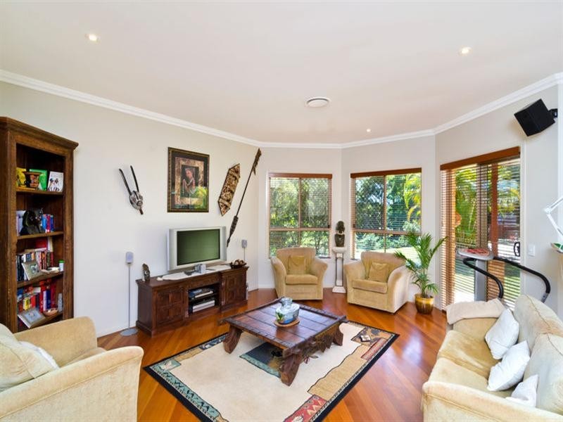 16 Jamberoo Court, Tallebudgera QLD 4228