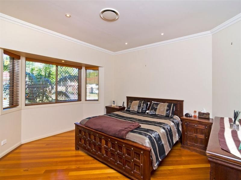 16 Jamberoo Court, Tallebudgera QLD 4228