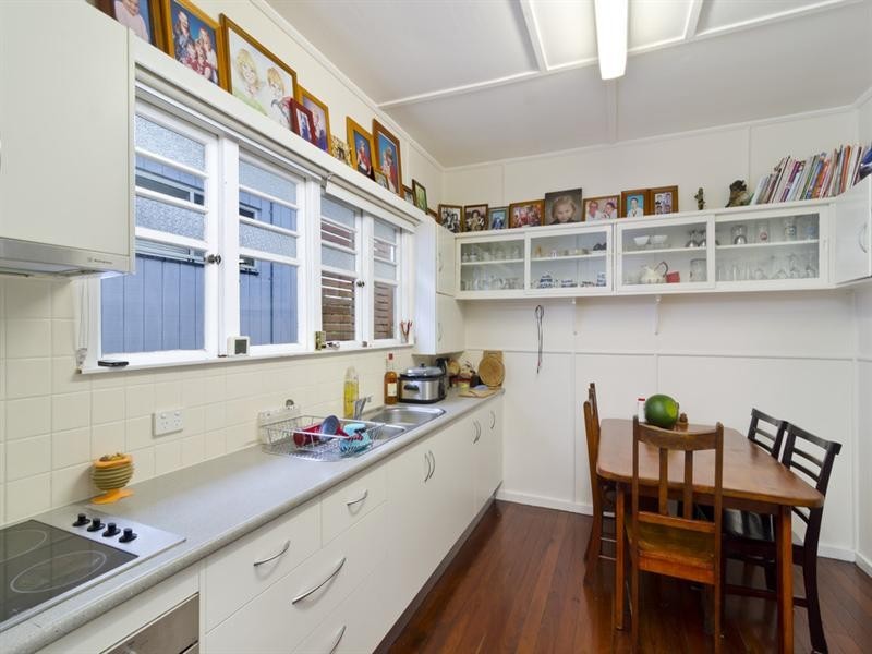 8 Fourteenth Avenue, Palm Beach QLD 4221