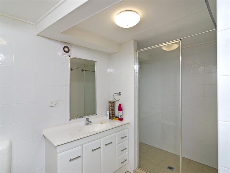 8 Fourteenth Avenue, Palm Beach QLD 4221