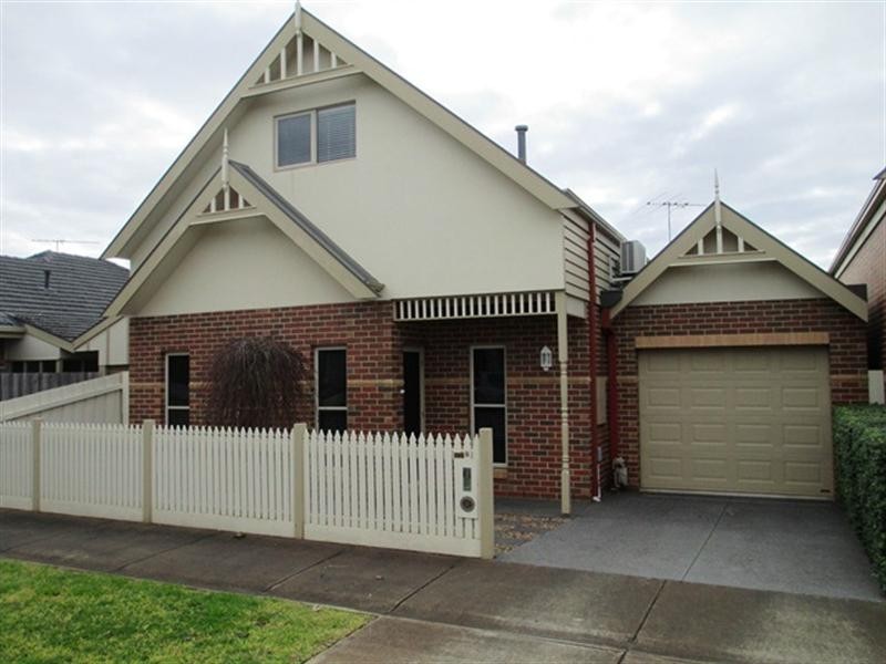 8 Bridgeview Street, Belmont VIC 3216