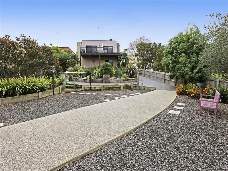 2/24 Newcombe Street, Drysdale VIC 3222
