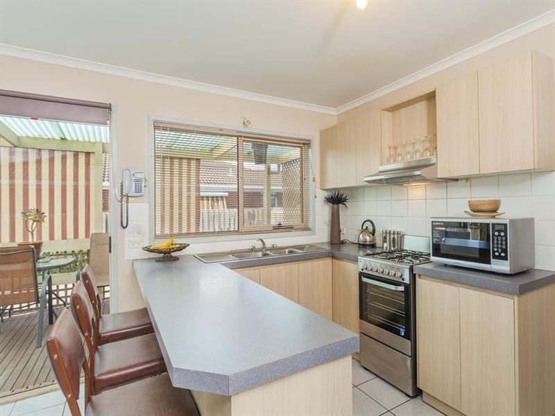 20 Lino Court, Whittington VIC 3219