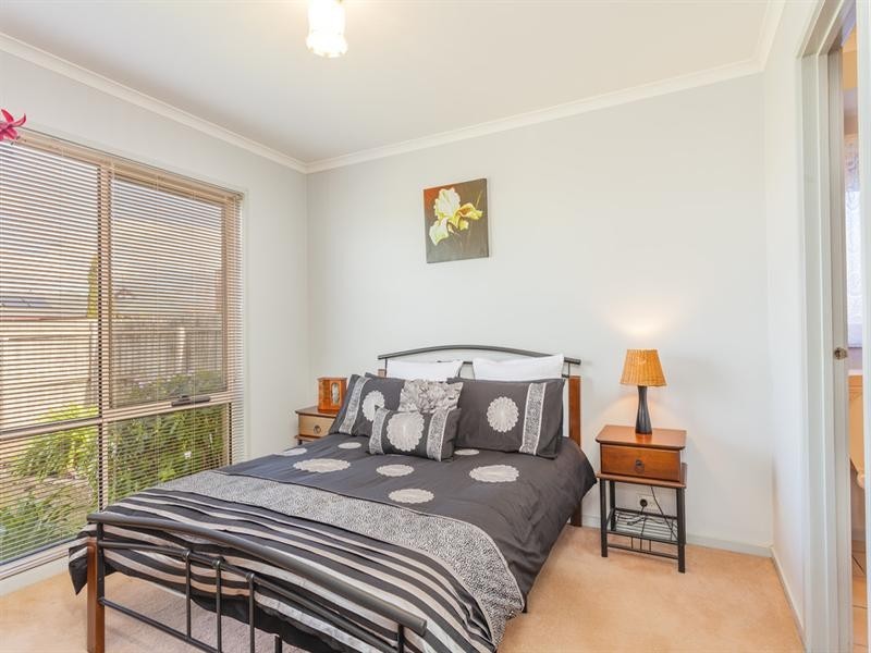 20 Lino Court, Whittington VIC 3219