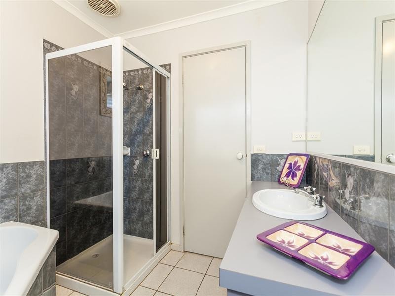 20 Lino Court, Whittington VIC 3219