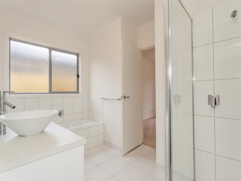 10/31-33 Helms Street, Newcomb VIC 3219