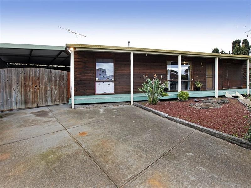 17 Amanda Avenue, Corio VIC 3214
