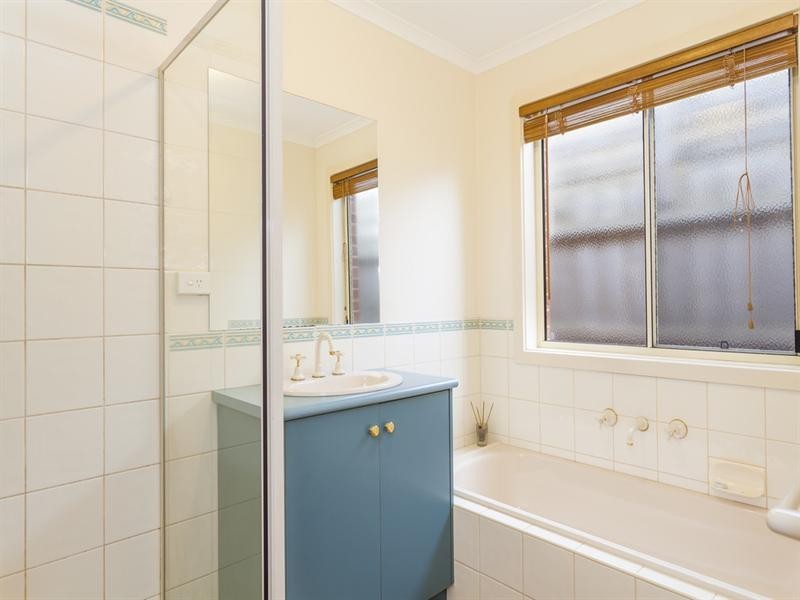 16 Ghazeepore Road, Waurn Ponds VIC 3216