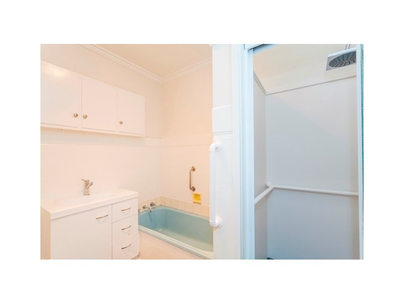 1/211 Aberdeen Street, Newtown VIC 3220