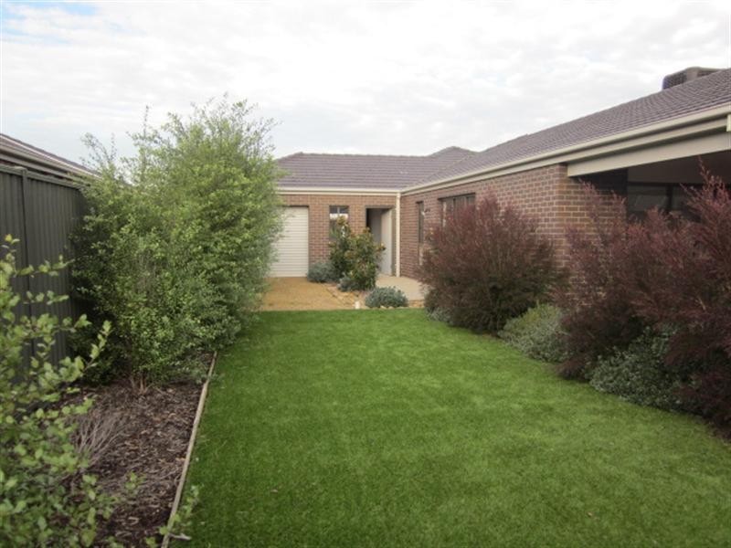 23 Springwater Drive, Lara VIC 3212