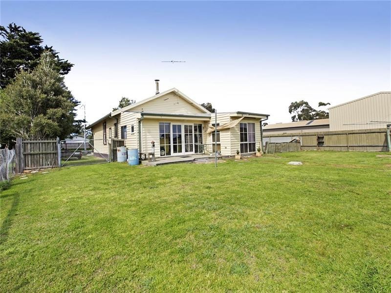 33 River Street, Little River VIC 3211