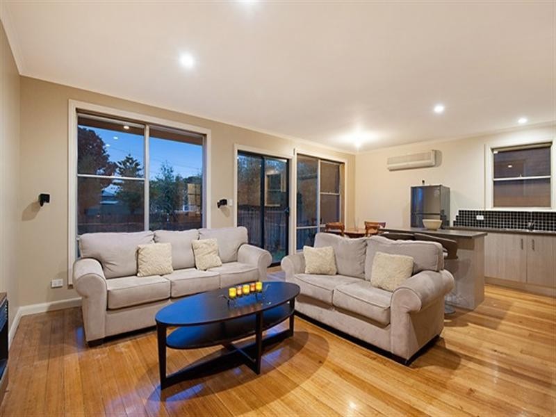 44 Fidge Crescent, Breakwater VIC 3219