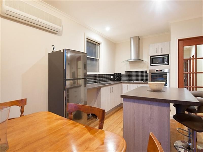 44 Fidge Crescent, Breakwater VIC 3219