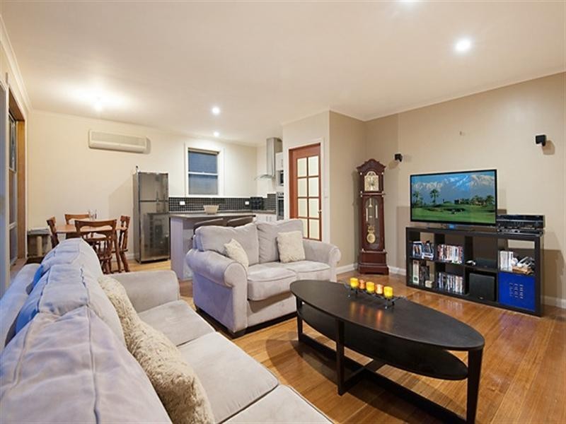 44 Fidge Crescent, Breakwater VIC 3219