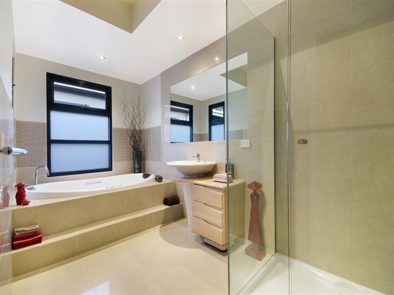 5 Victoria Terrace, Belmont VIC 3216