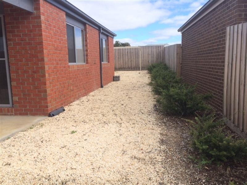 55 Oakwood Crescent, Waurn Ponds VIC 3216