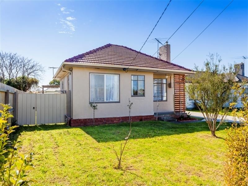 23 Pettit Crescent, Norlane VIC 3214