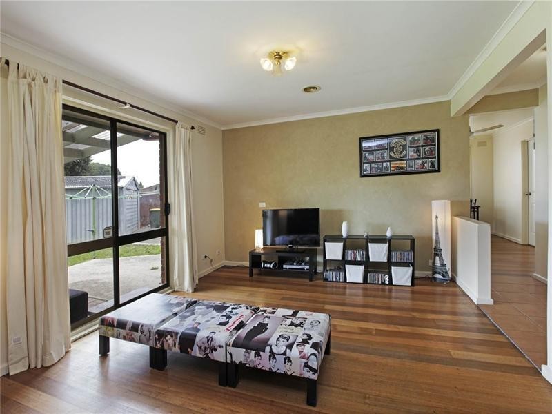 12 Armstrong Court, Whittington VIC 3219