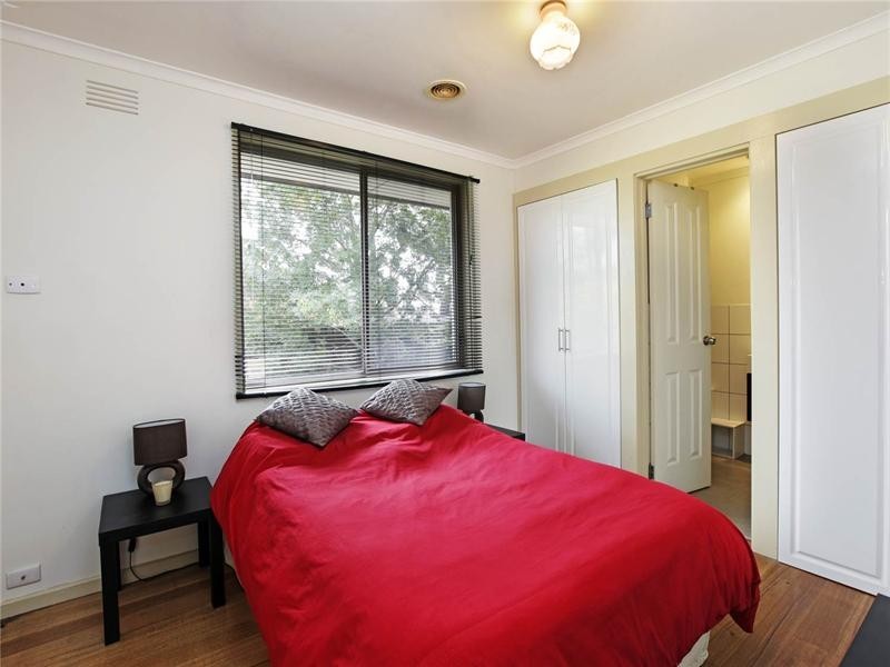 12 Armstrong Court, Whittington VIC 3219