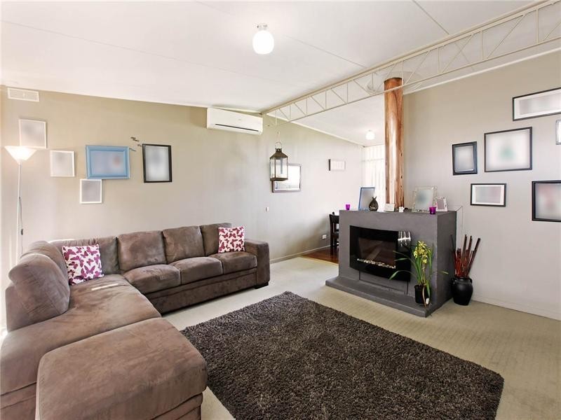 4 Tucker Street, Breakwater VIC 3219