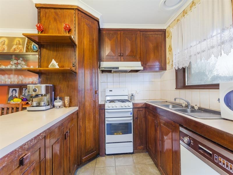 2 Diosma Court, Newcomb VIC 3219