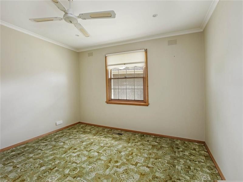 12 Watsons Road, Newcomb VIC 3219