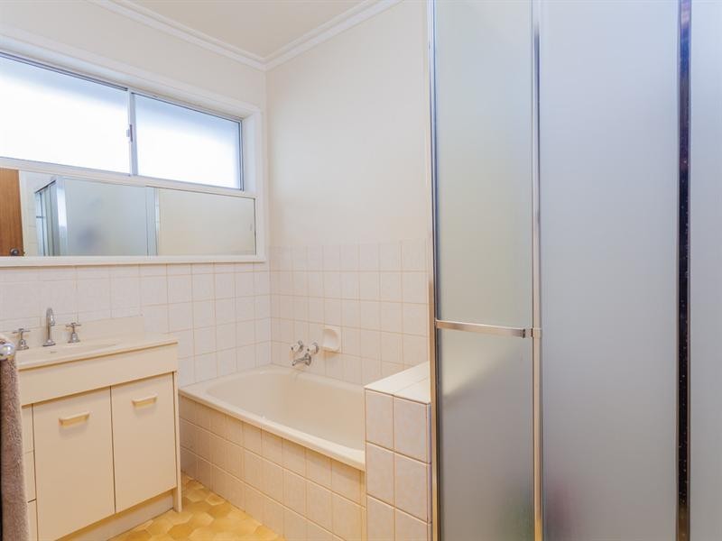 82 Buckingham Road, Newtown VIC 3220