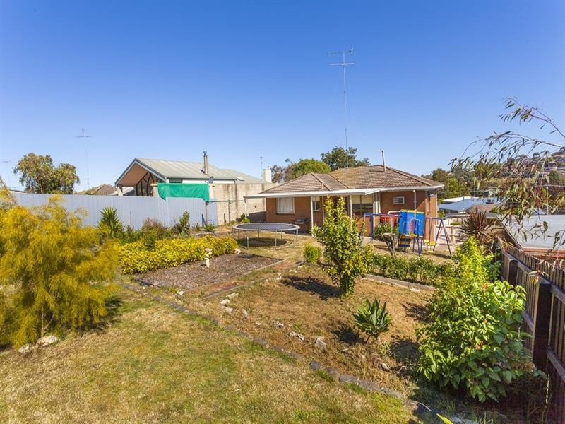 82 Buckingham Road, Newtown VIC 3220