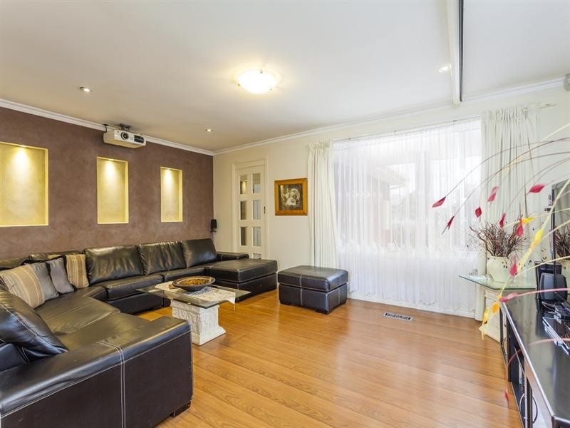 23 Truscott Street, Whittington VIC 3219