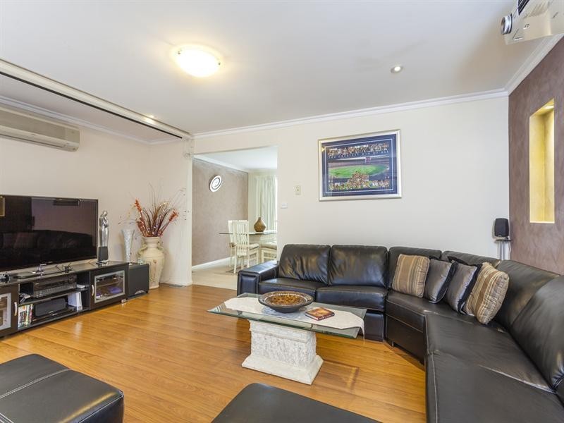 23 Truscott Street, Whittington VIC 3219