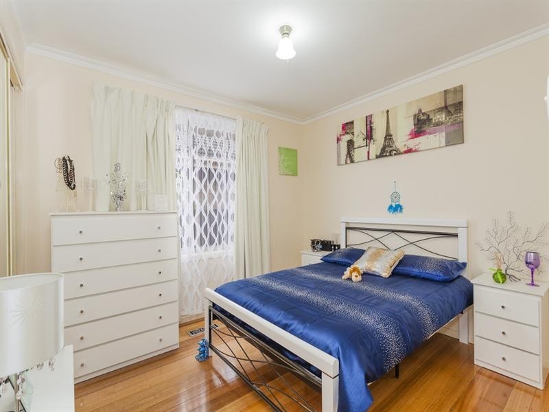 23 Truscott Street, Whittington VIC 3219