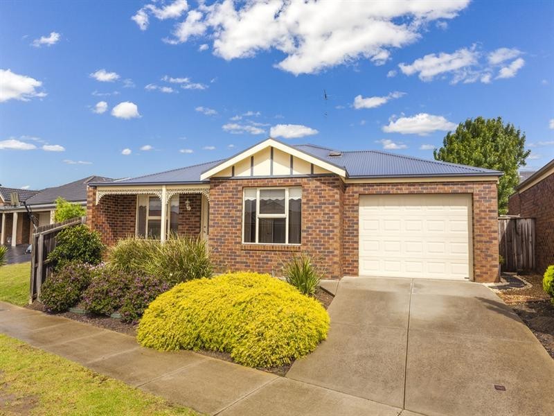 27 Roseview Way, St Albans Park VIC 3219