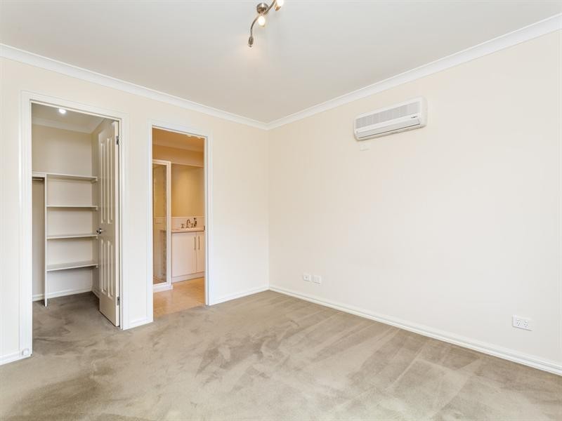 27 Roseview Way, St Albans Park VIC 3219