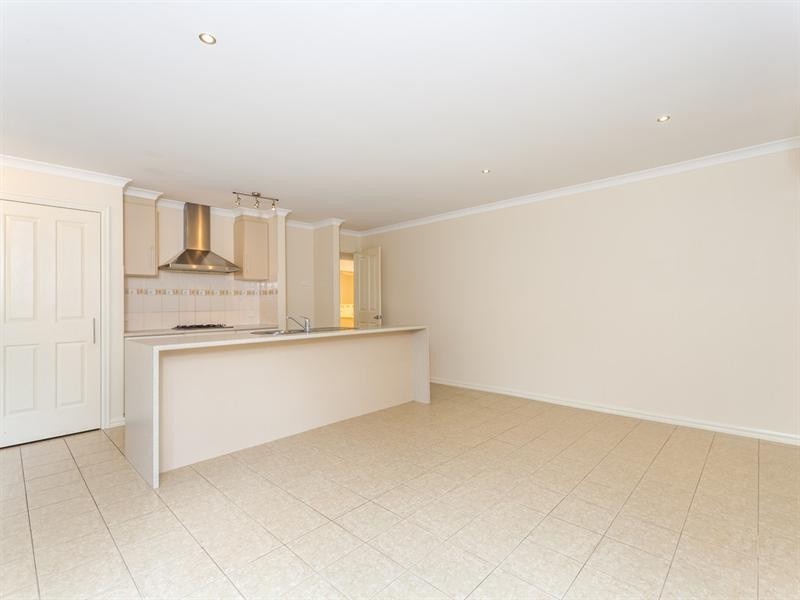 27 Roseview Way, St Albans Park VIC 3219