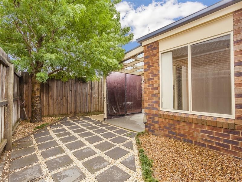 27 Roseview Way, St Albans Park VIC 3219