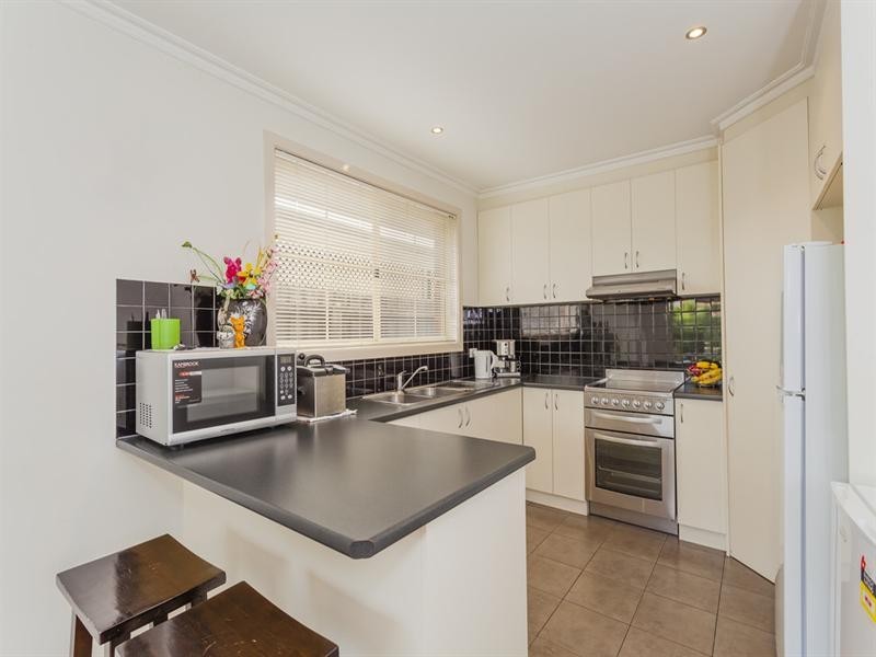 1/80 Wolseley Grove, Bell Post Hill VIC 3215