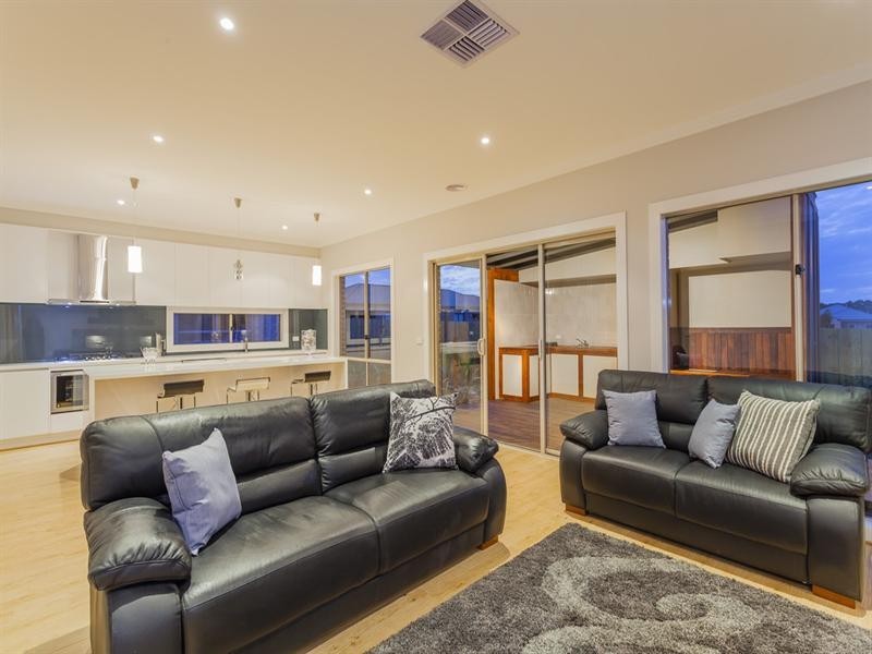 33 Anstead Avenue, Drysdale VIC 3222