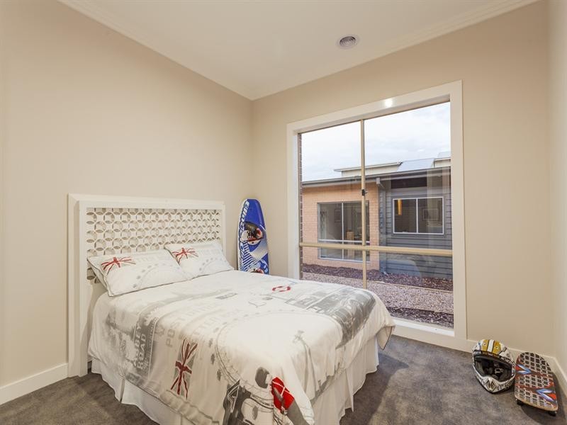 33 Anstead Avenue, Drysdale VIC 3222