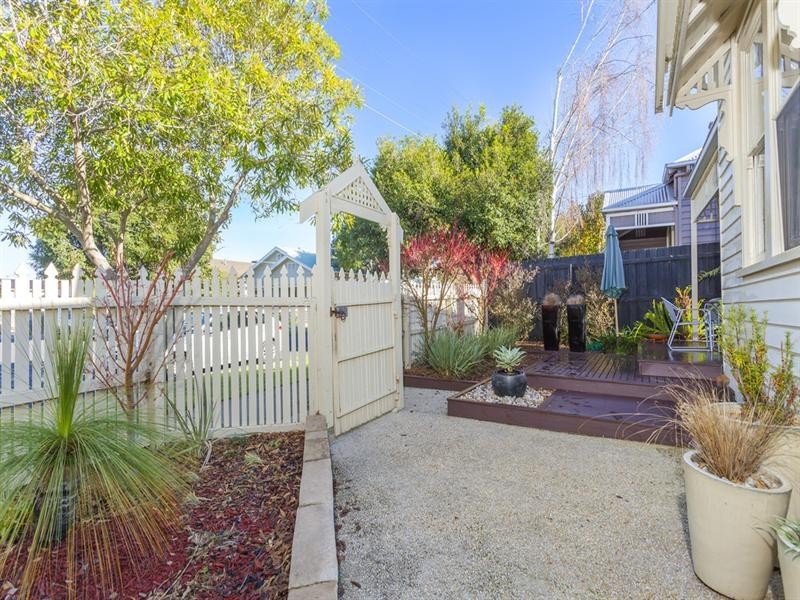 13 Thorne Street, East Geelong VIC 3219