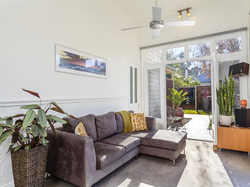 13 Thorne Street, East Geelong VIC 3219