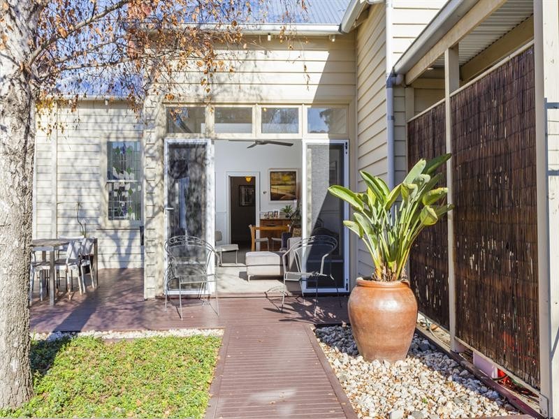 13 Thorne Street, East Geelong VIC 3219