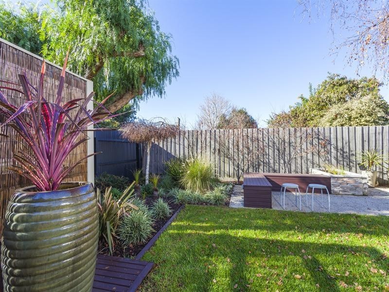 13 Thorne Street, East Geelong VIC 3219