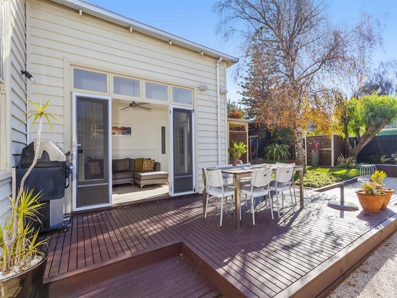 13 Thorne Street, East Geelong VIC 3219