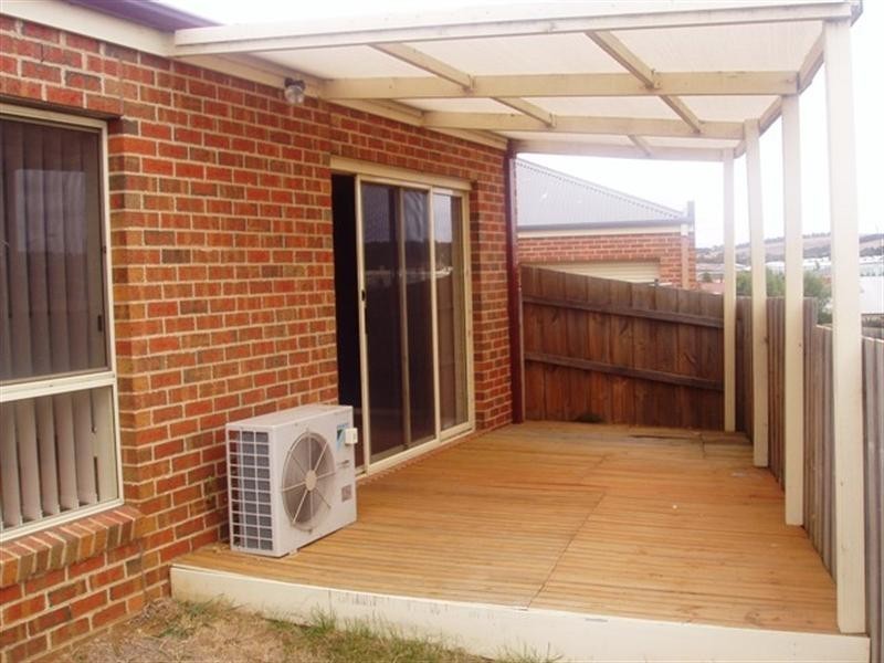 2/47 Rossack Drive, Waurn Ponds VIC 3216