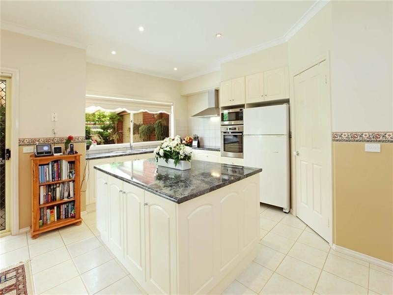 28 Huon Crescent, Leopold VIC 3224